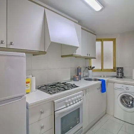 Apartamento Sleeps 3 With Air Con And Wifi