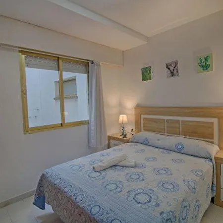 Sleeps 3 With Air Con And Wifi