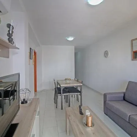 Apartamento Sleeps 3 With Air Con And Wifi *